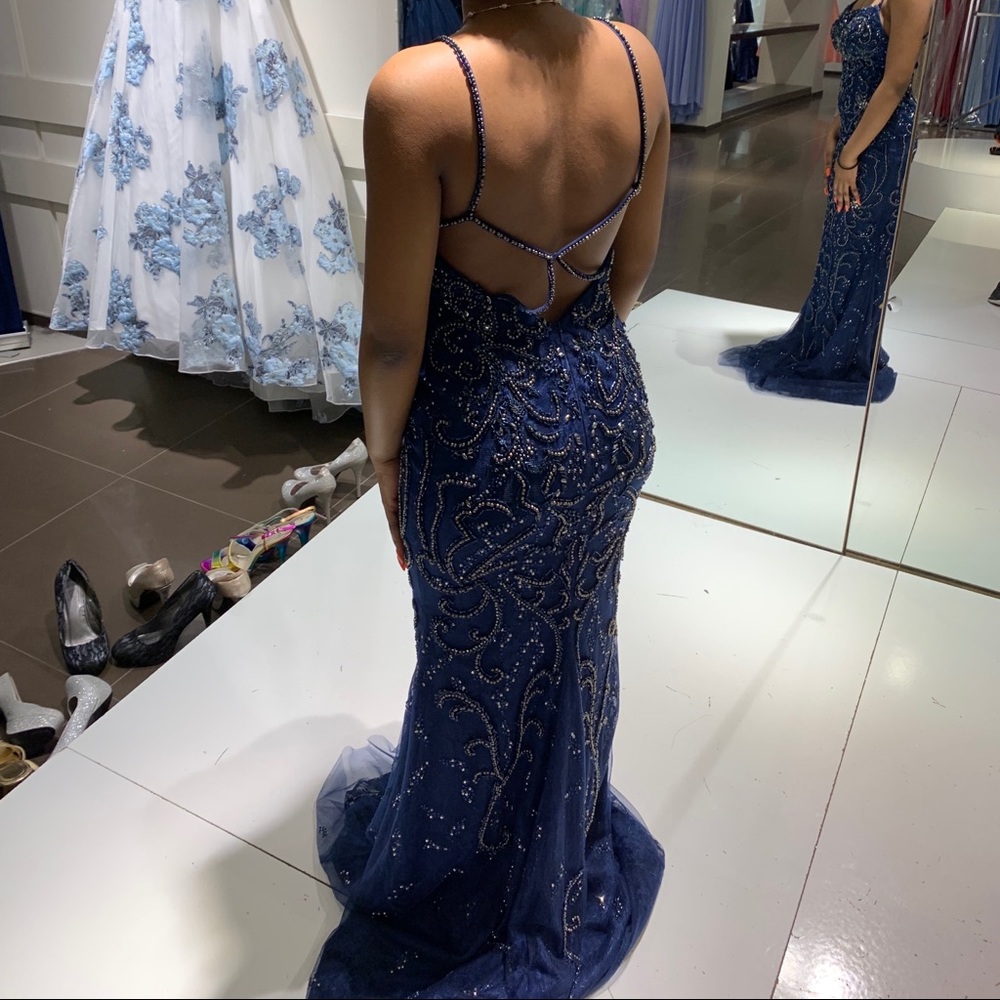 Dress - Picture 3 of 4